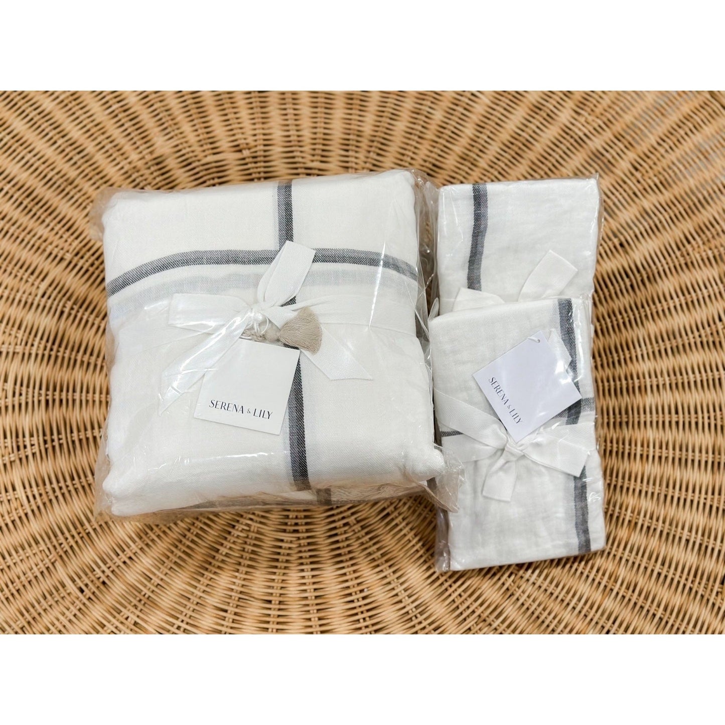 Hammond Duvet Cover (K/CK) & 2 Std. Shams-Fog/Smoke - The Home Decor Outlet