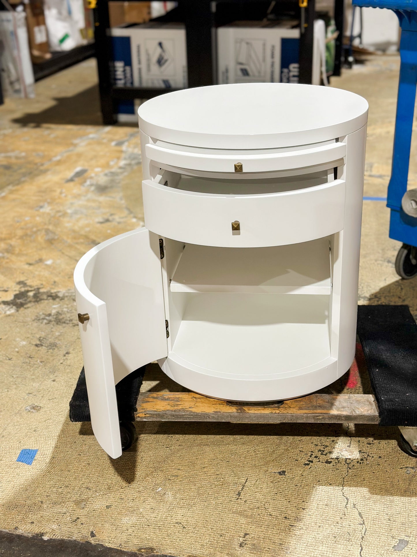 Pinecrest Side Table - The Home Decor Outlet