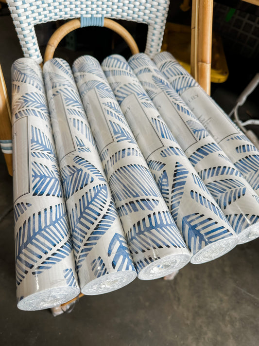 Fallbrook/Cut Leaf Wallpaper-Blue