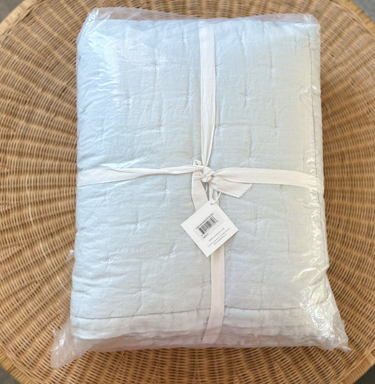 Sutter Linen Quilt (K/CK)-Sky - The Home Decor Outlet